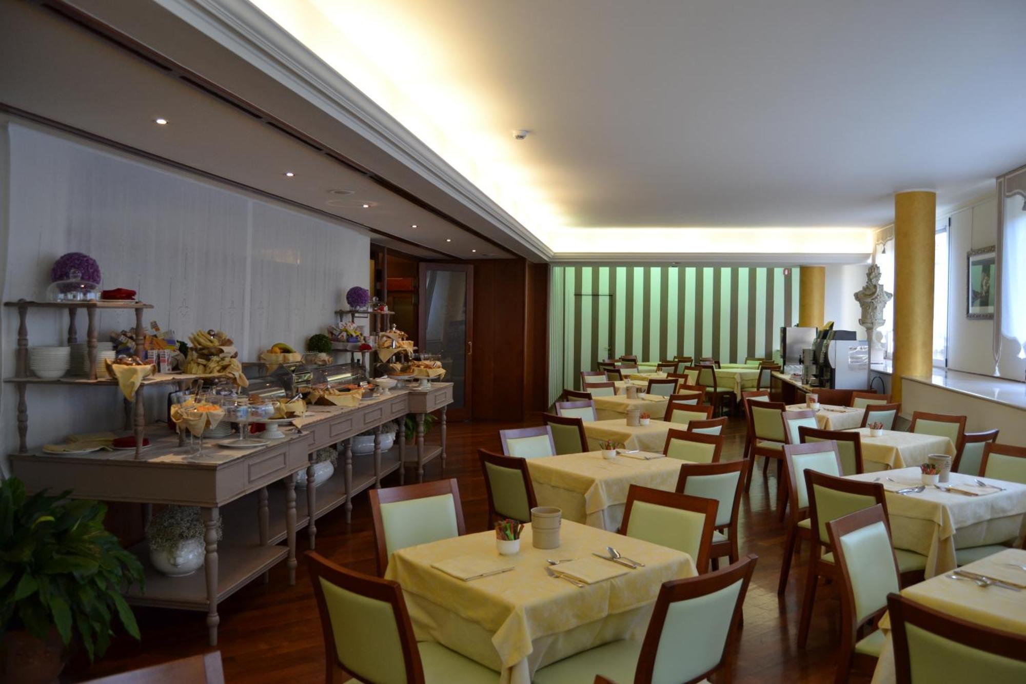 Hotel Due Leoni Sacile Exterior photo